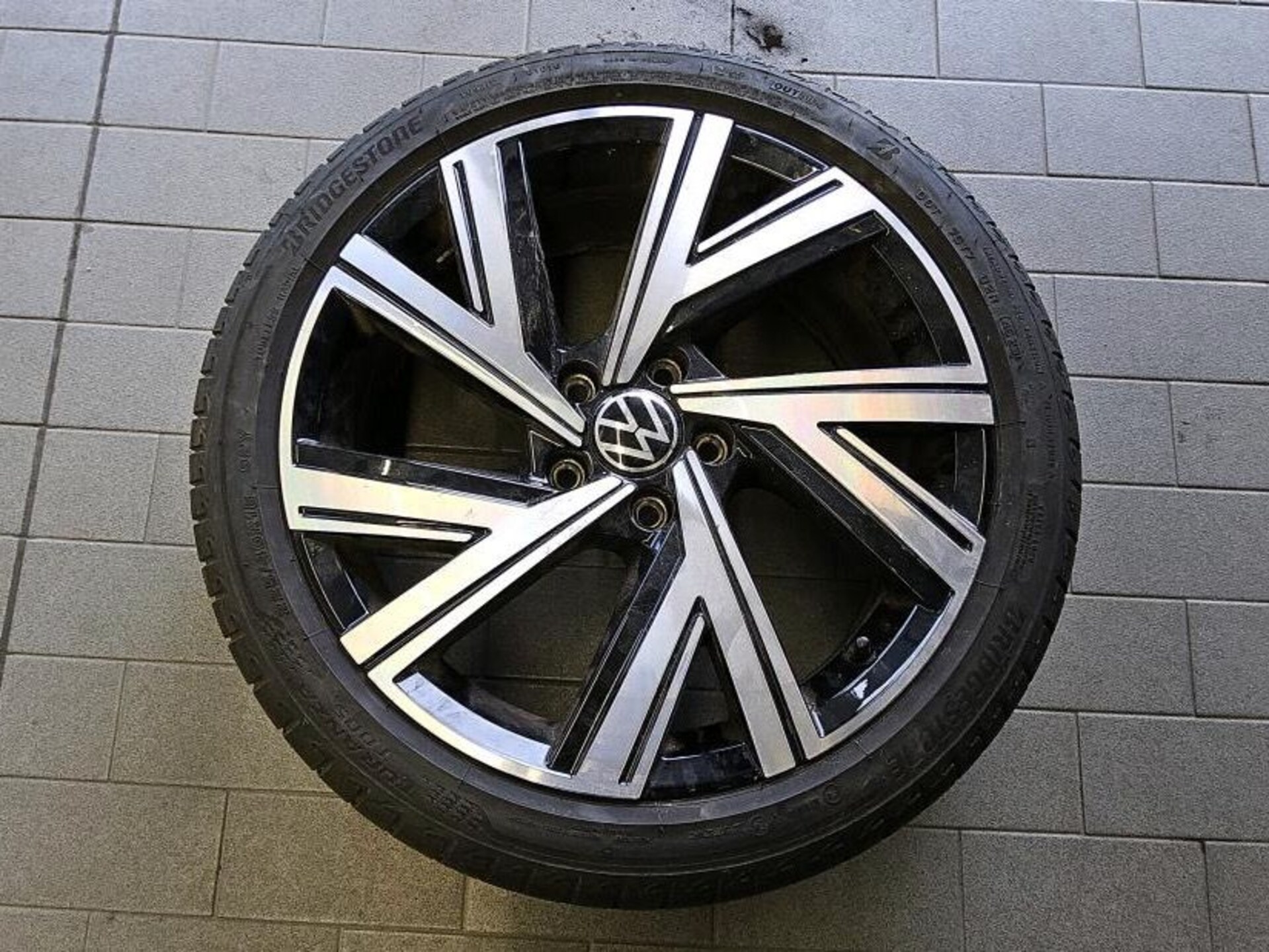 Volkswagen Golf R-Line