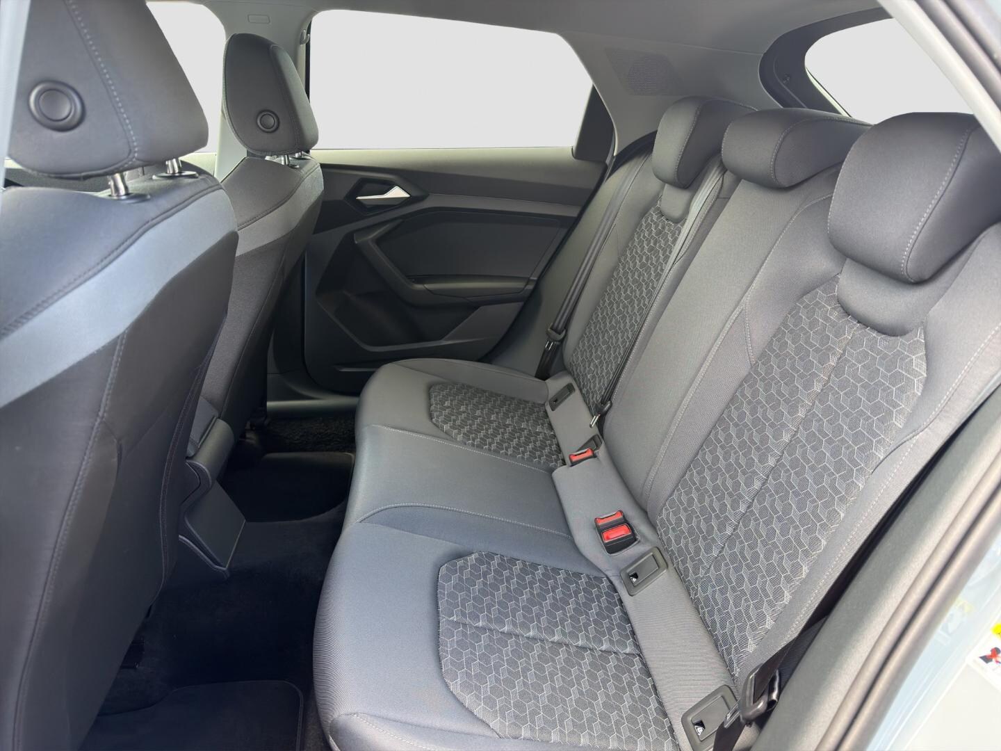 Bild über Audi A1 Sportback advanced 30 TFSI Schaltgetriebe - für weitere Informationen kontaktieren Sie den Audi Partner