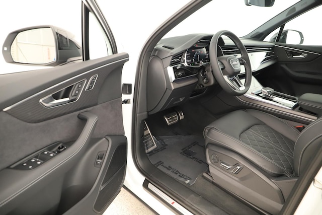 2026 Audi SQ7 Premium Plus - Photo 14