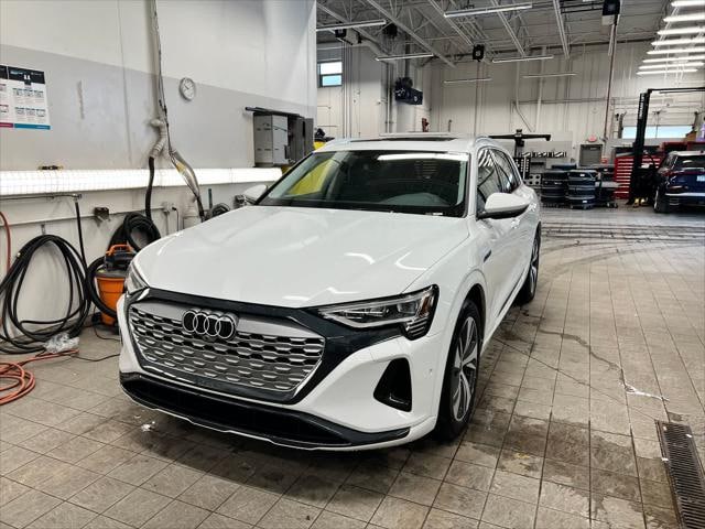 2024 Audi Q8 e-tron Premium Plus's photo