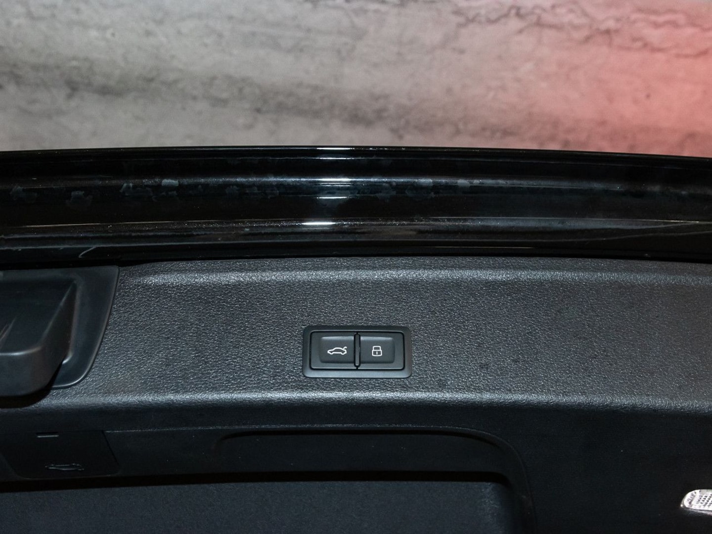 Bild über Audi RS 4 Avant TFSI quattro tiptronic - für weitere Informationen kontaktieren Sie den Audi Partner