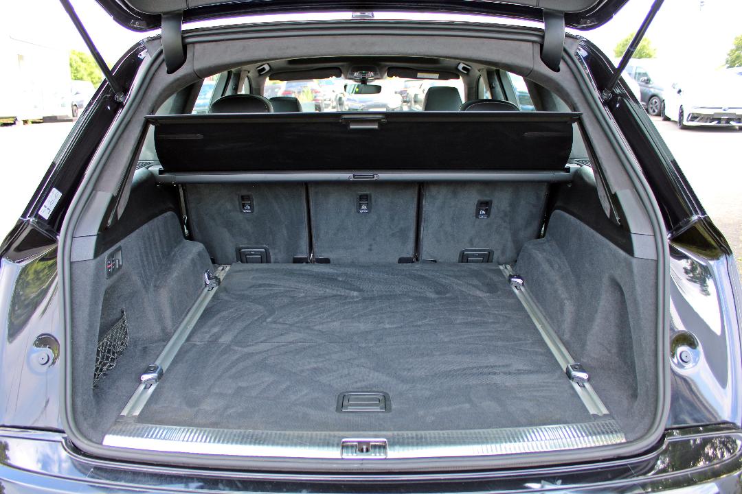 Image about Audi SQ7 TDI quattro tiptronic