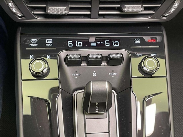 2026 Porsche 911 T - Photo 31