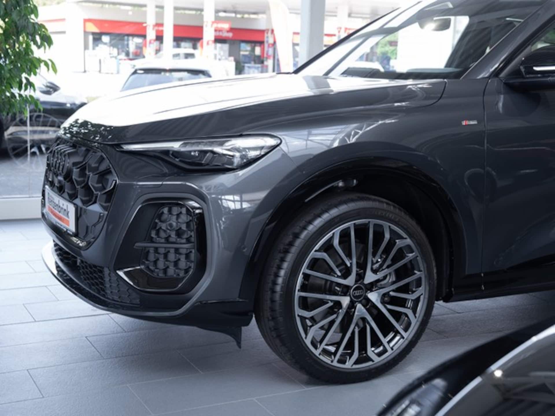 Audi Q5 Sportback edition one