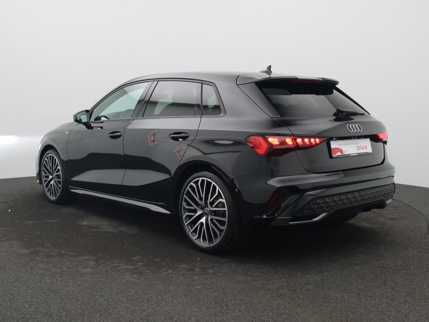 Bild über Audi A3 Sportback S line 35 TDI S tronic - für weitere Informationen kontaktieren Sie den Audi Partner