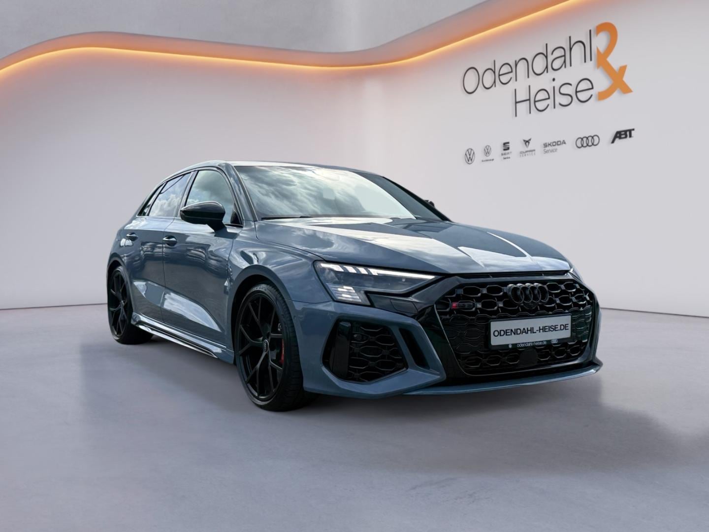 Bild über Audi RS 3 Sportback TFSI quattro S tronic - für weitere Informationen kontaktieren Sie den Audi Partner