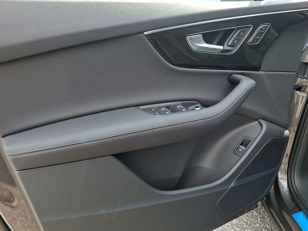 2025 Audi Q7 Premium Plus - Photo 12
