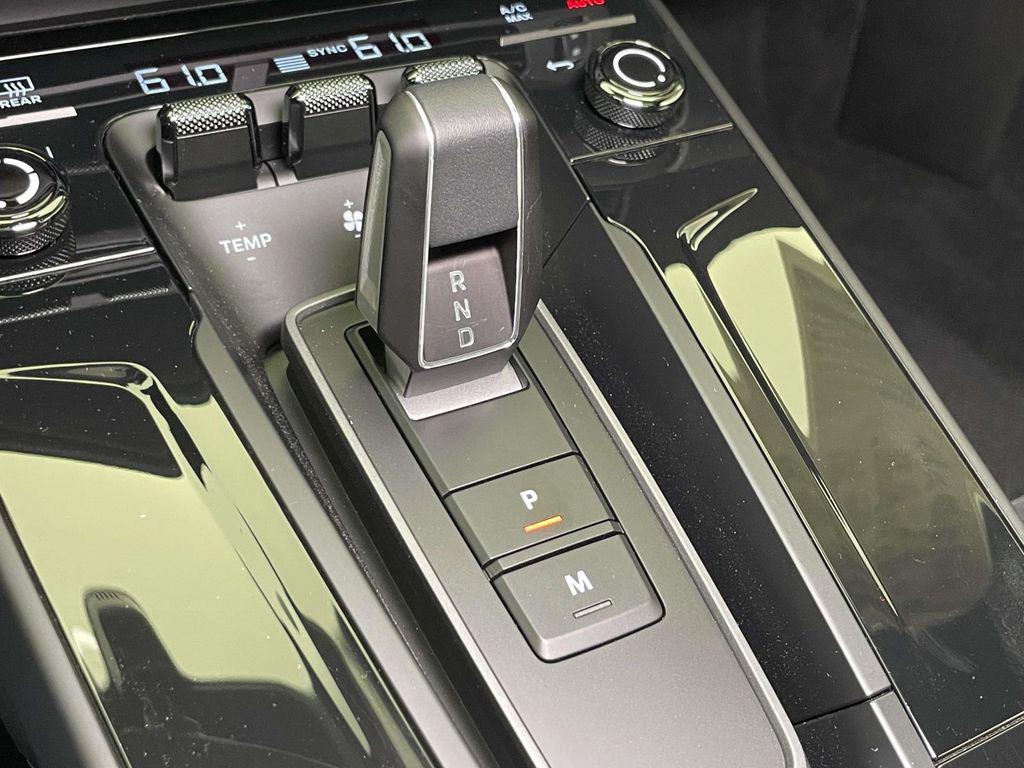 2026 Porsche 911 T - Photo 33