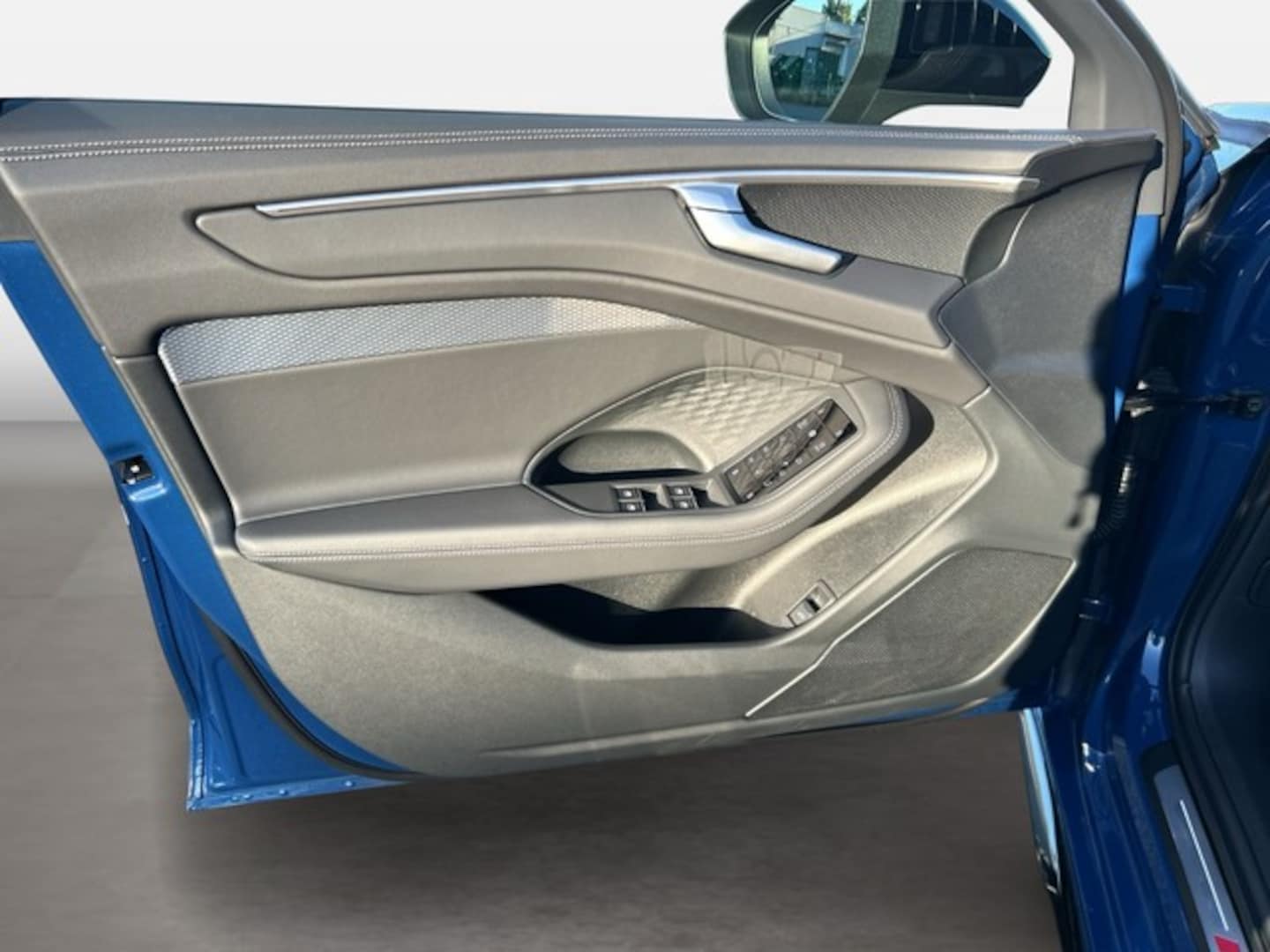 Bild über Audi A6 Avant TDI quattro 150 kW S tronic - für weitere Informationen kontaktieren Sie den Audi Partner
