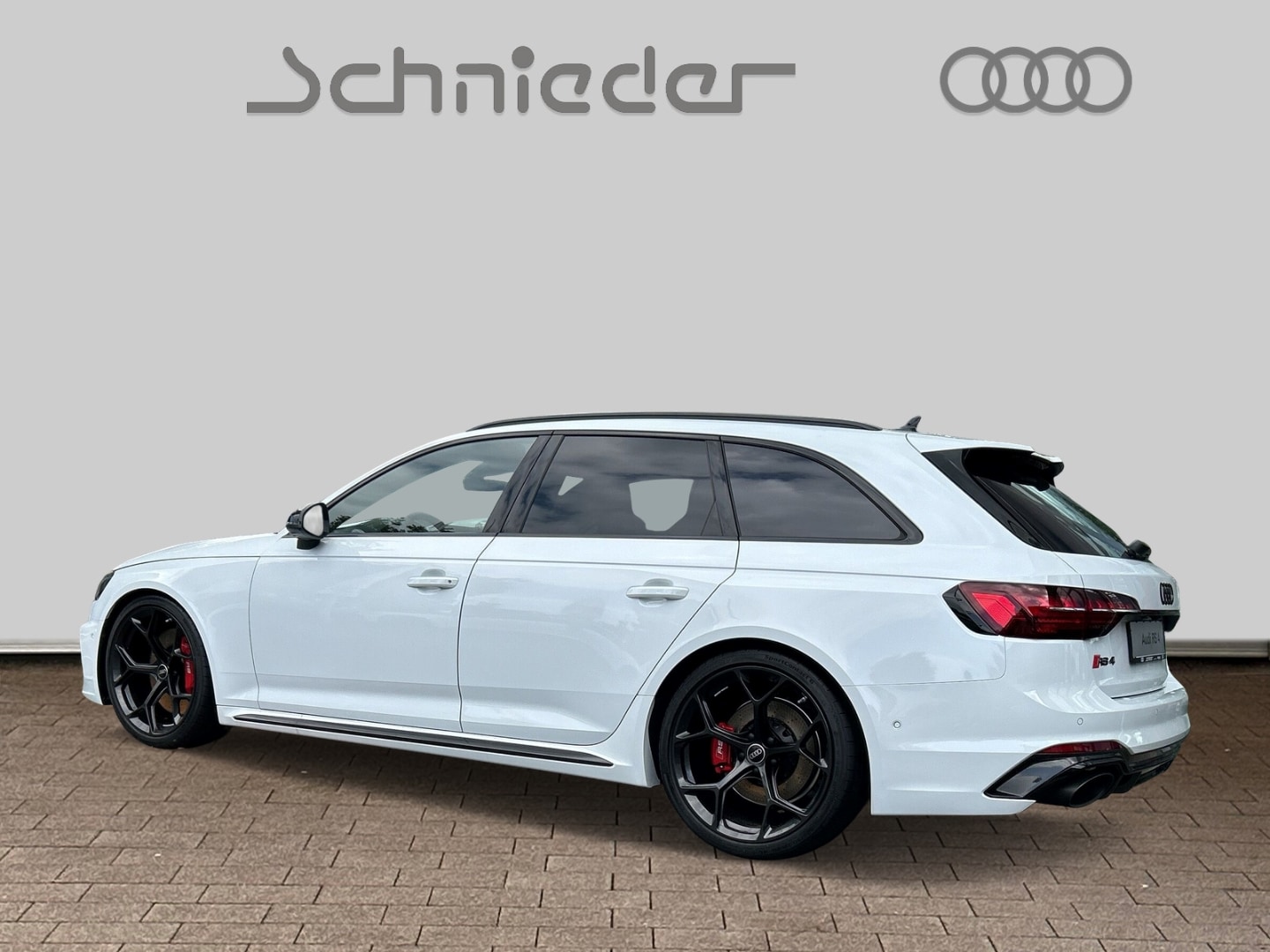 Image about Audi RS 4 Avant TFSI quattro tiptronic