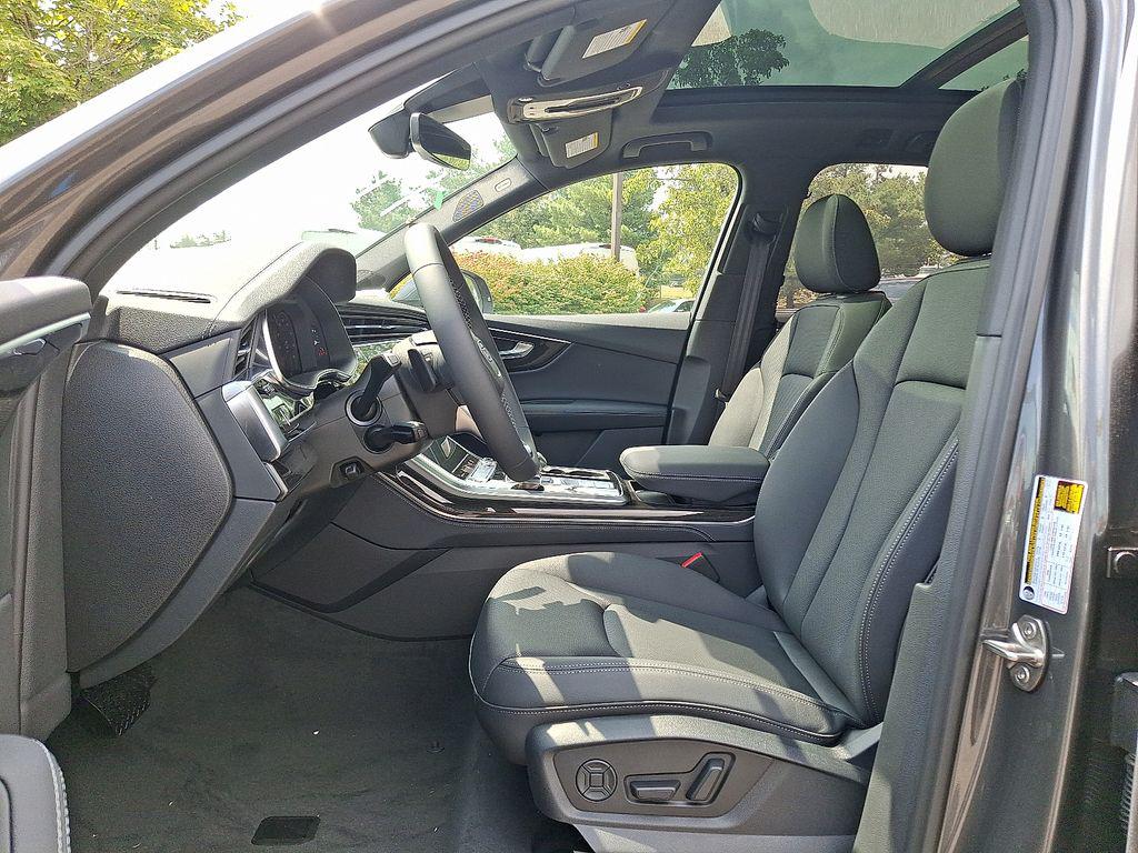2025 Audi Q7 Premium Plus - Photo 13