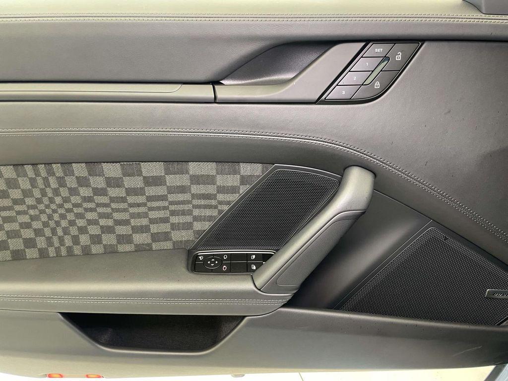 2026 Porsche 911 T - Photo 34