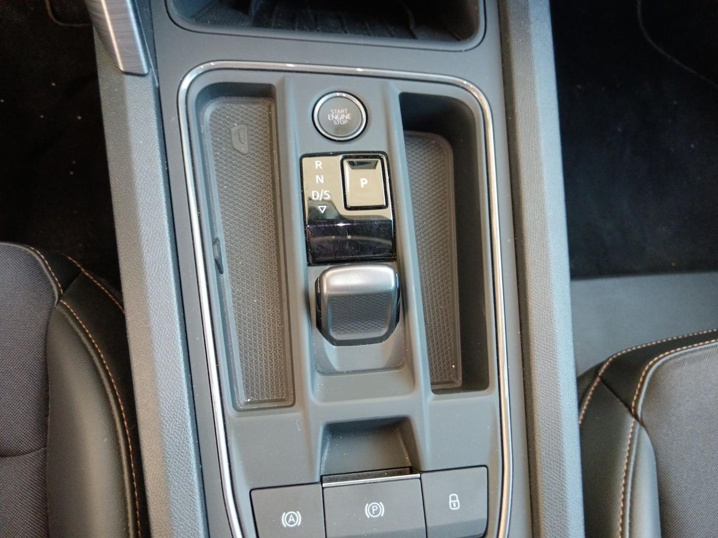CUPRA Leon León 1.5 eTSI DSG 110 kW (150 CV) — photo 9