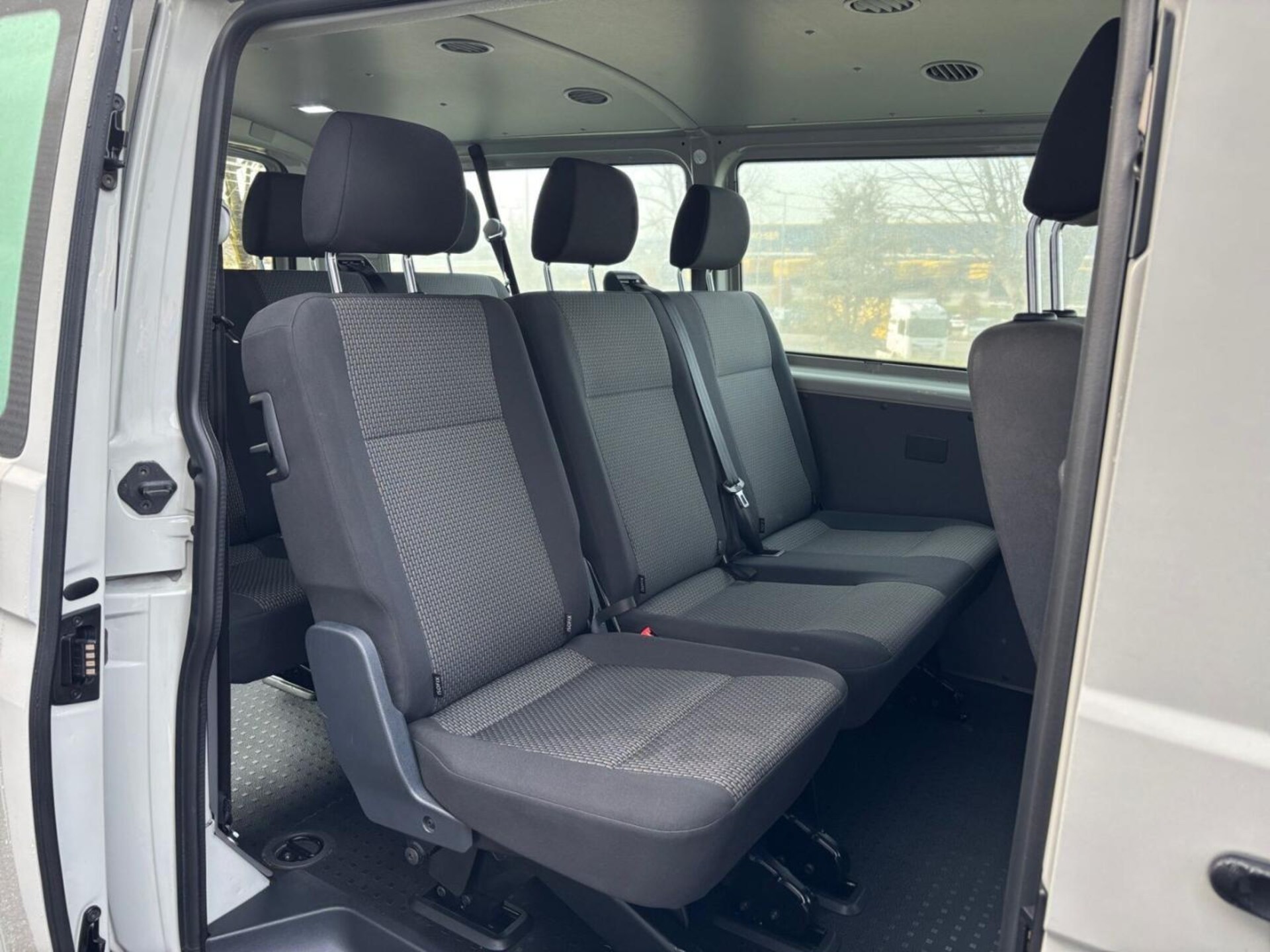 Volkswagen T6.1 Transporter Kombi langer Radstand