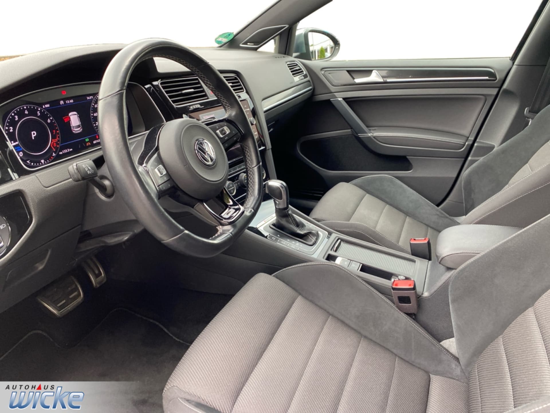 Volkswagen Golf R