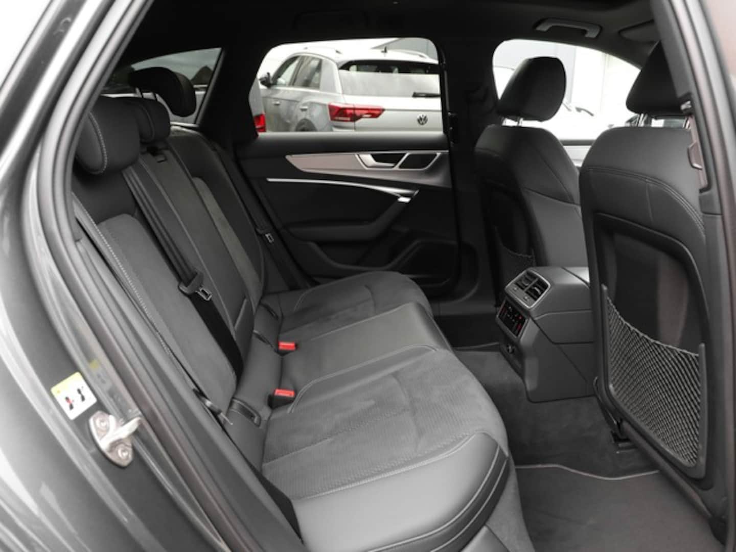 Bild über Audi S6 Avant TDI quattro tiptronic - für weitere Informationen kontaktieren Sie den Audi Partner