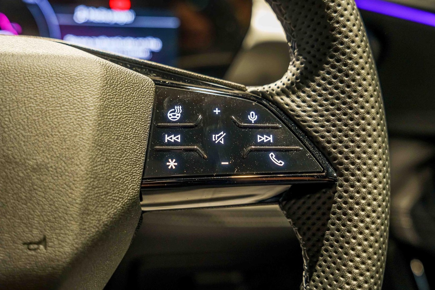 Image about Audi Q6 SUV e-tron e-tron quattro