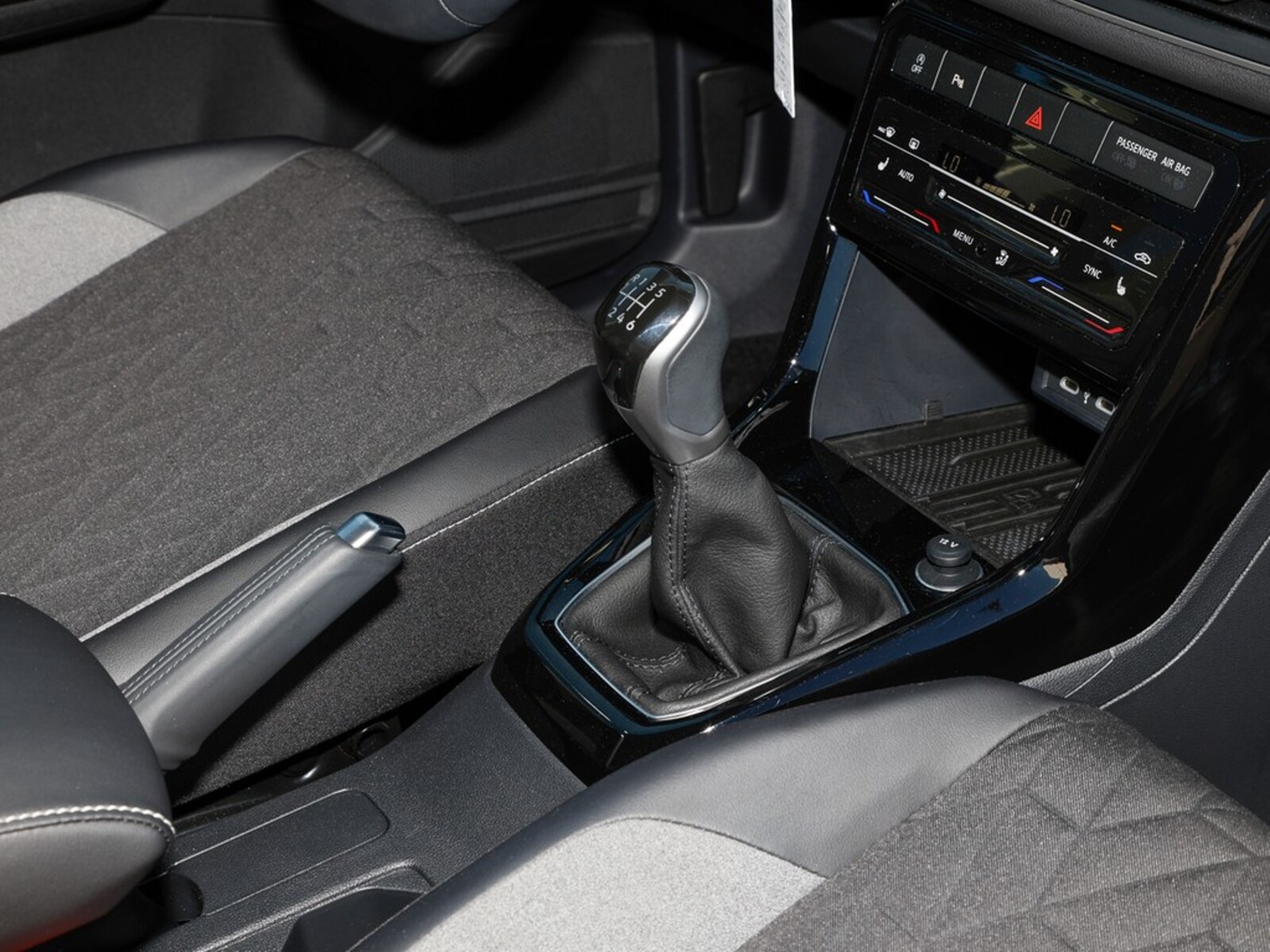 Volkswagen T-Cross – Bild 11
