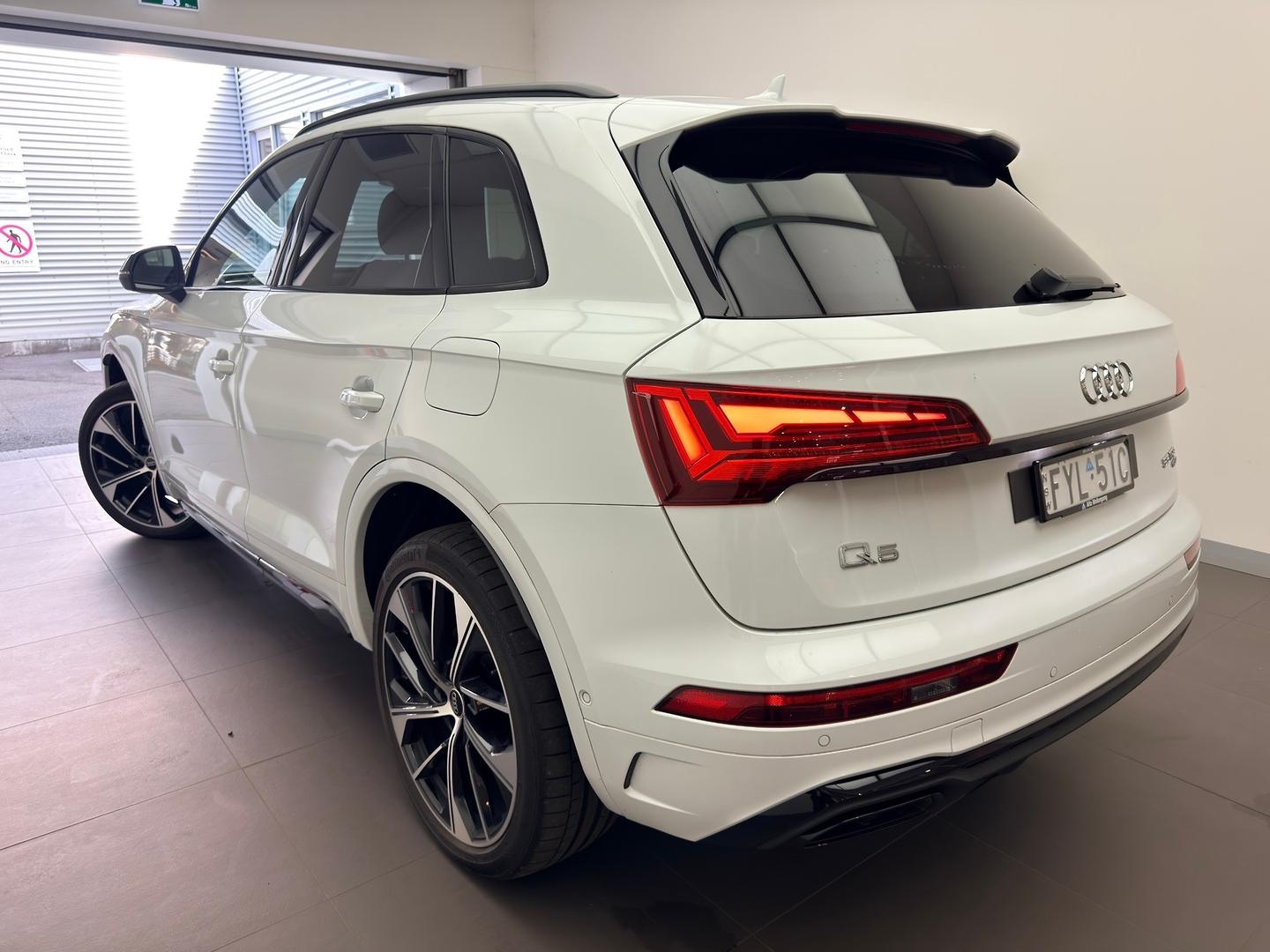 Image about Audi Q5 TFSI e S line 55 TFSI e quattro S tronic