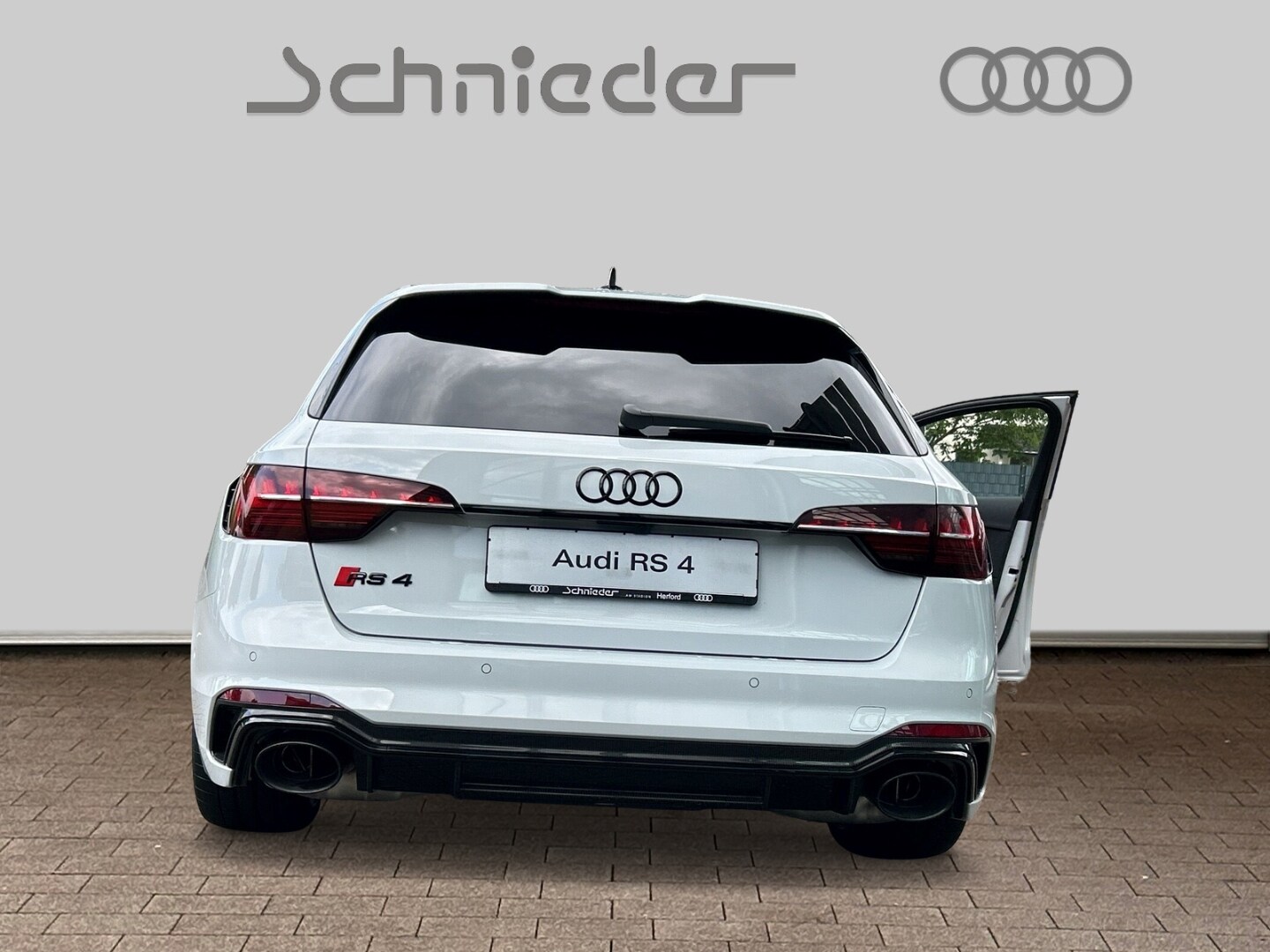 Image about Audi RS 4 Avant TFSI quattro tiptronic