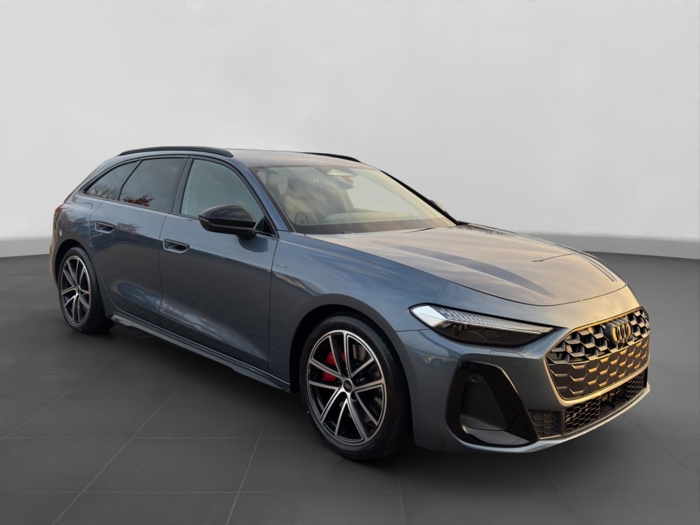 Bild über Audi A5 Avant e-hybrid e-hybrid quattro 270 kW S tronic - für weitere Informationen kontaktieren Sie den Audi Partner