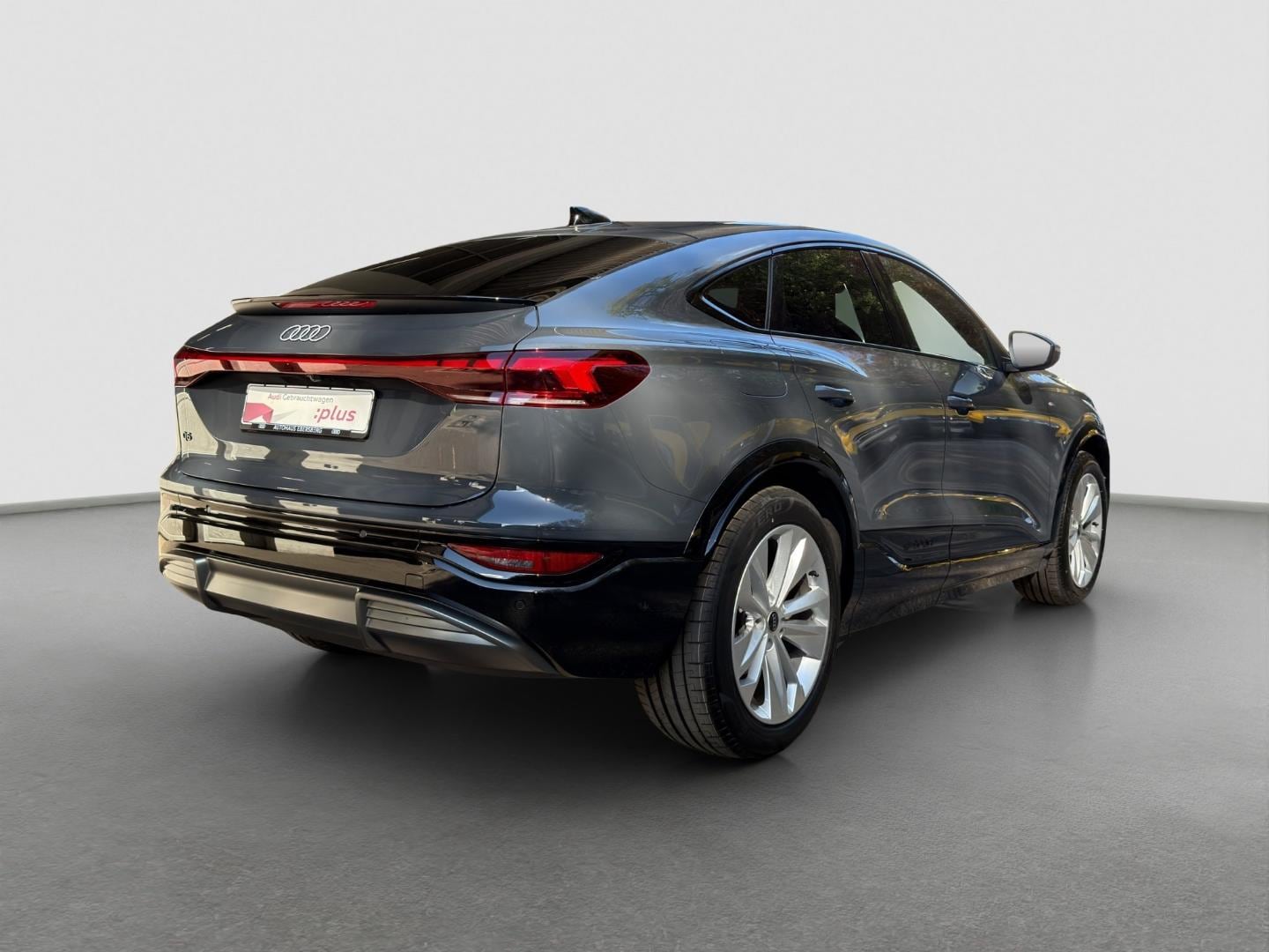Bild über Audi Q6 Sportback e-tron e-tron performance - für weitere Informationen kontaktieren Sie den Audi Partner