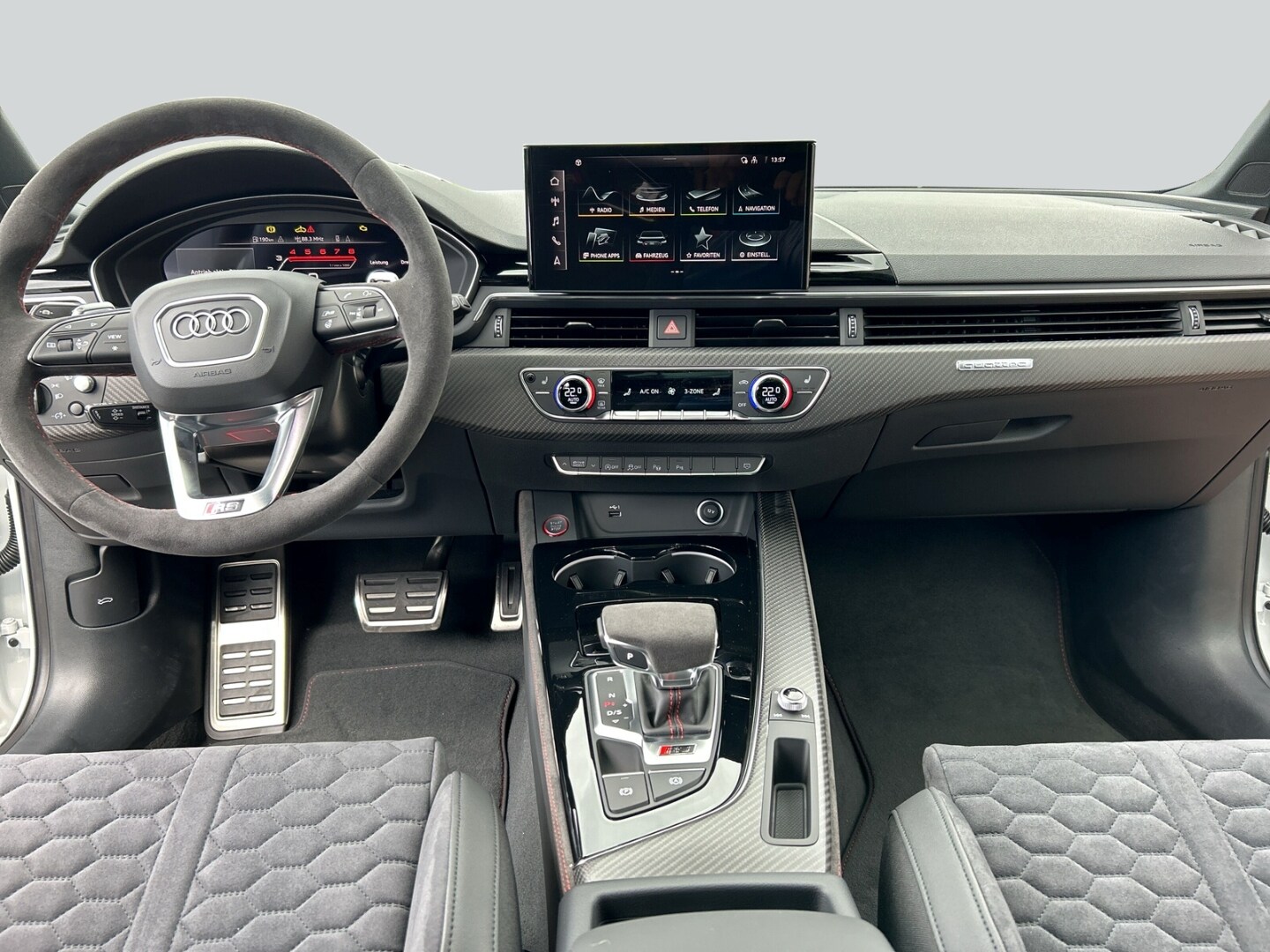 Image about Audi RS 4 Avant TFSI quattro tiptronic