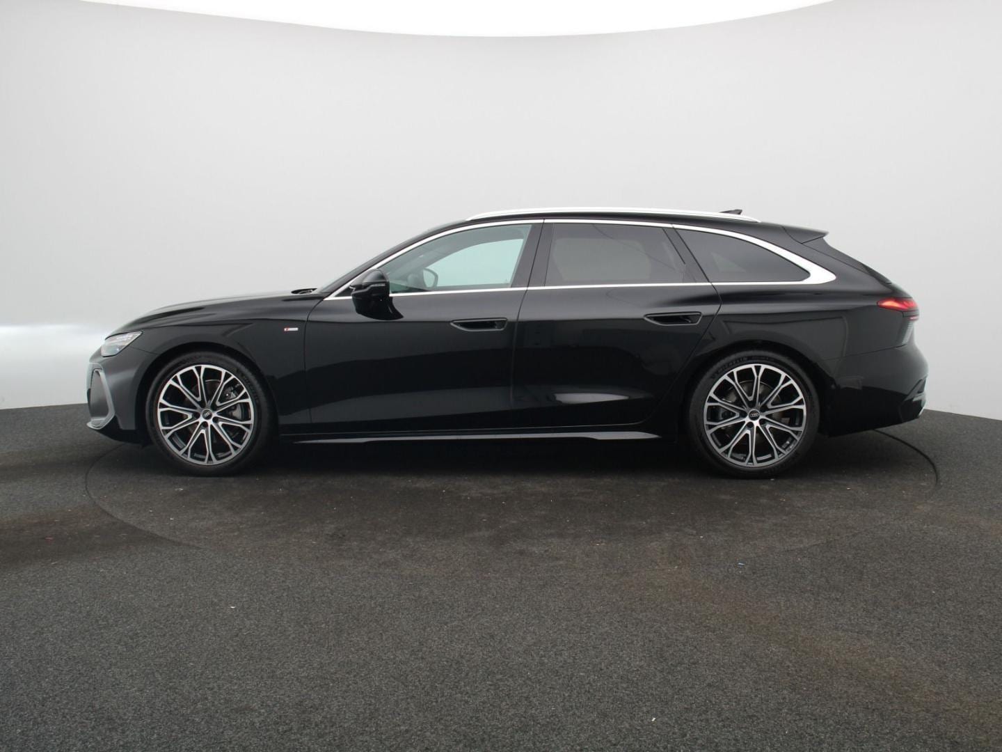 Bild über Audi A6 Avant TDI 150 kW S tronic - für weitere Informationen kontaktieren Sie den Audi Partner