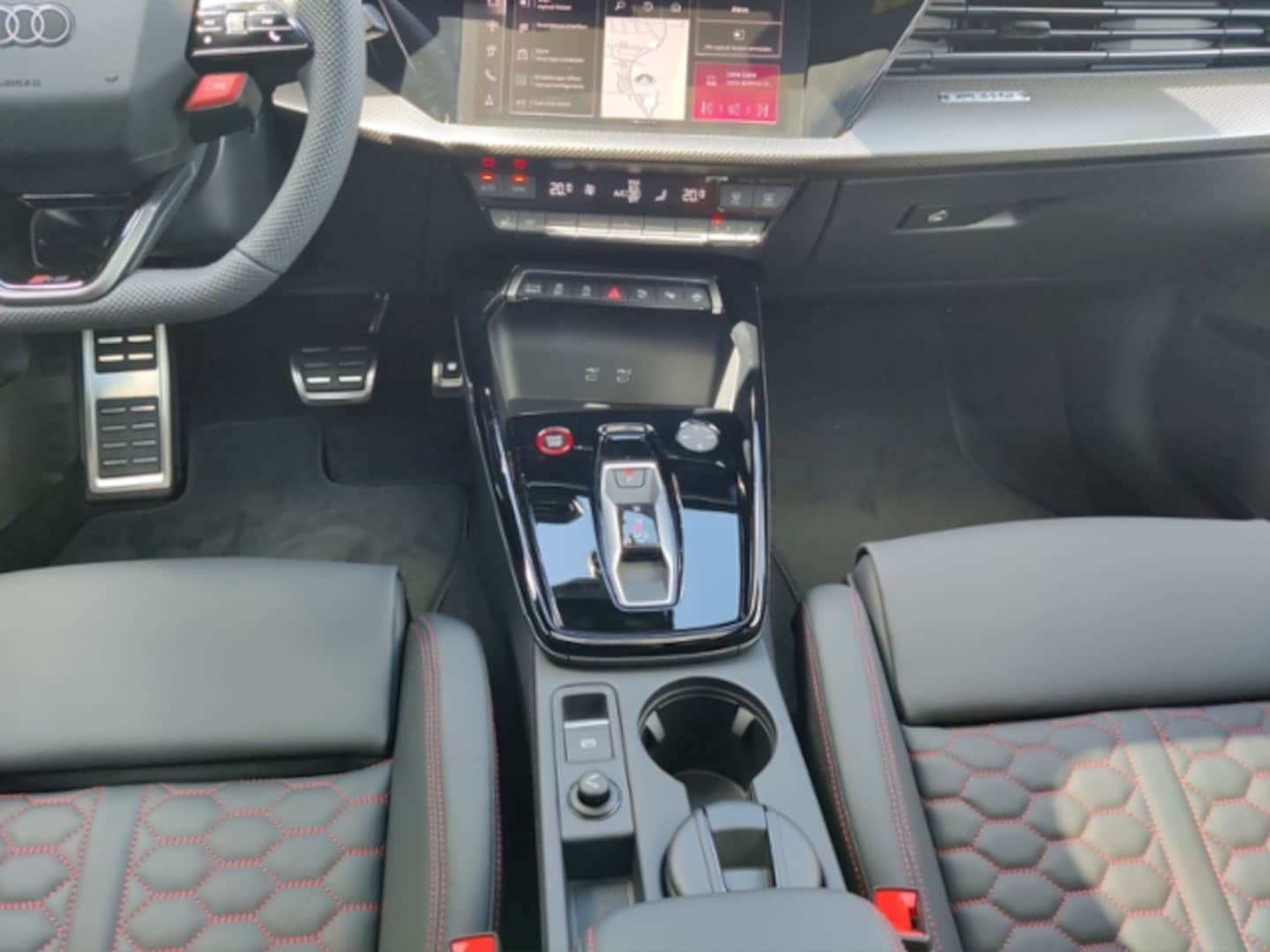 Bild über Audi RS 3 Sportback TFSI quattro 294 kW S tronic - für weitere Informationen kontaktieren Sie den Audi Partner