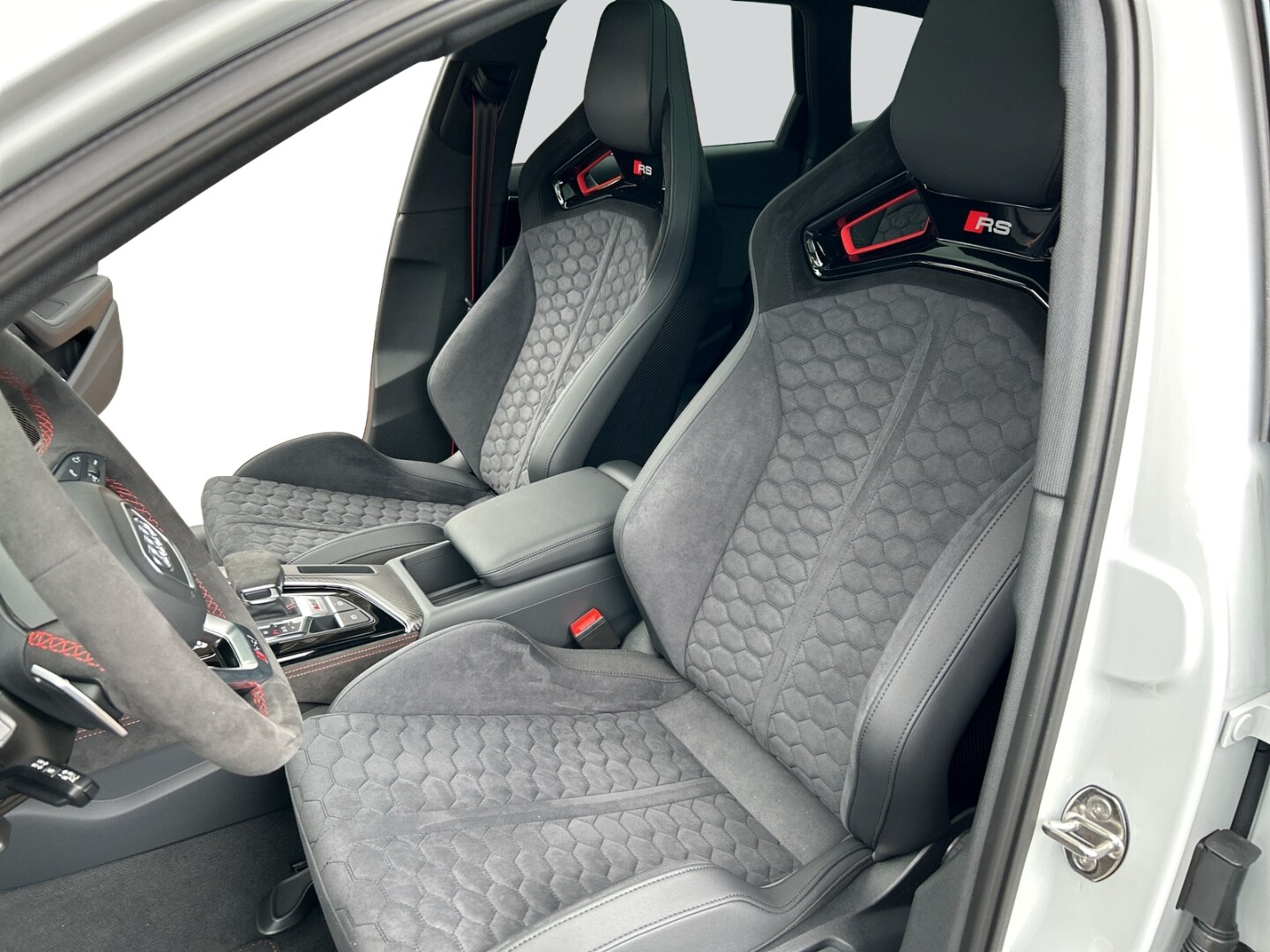 Image about Audi RS 4 Avant TFSI quattro tiptronic