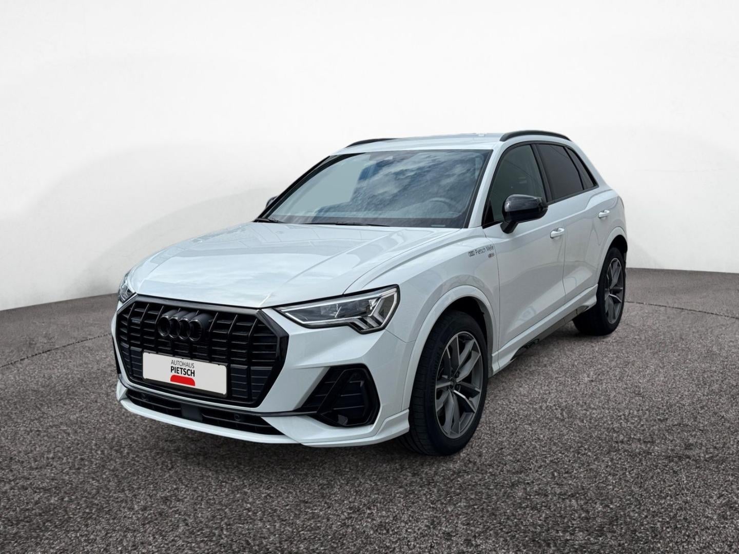 Bild über Audi Q3 S line 40 TDI quattro S tronic - für weitere Informationen kontaktieren Sie den Audi Partner