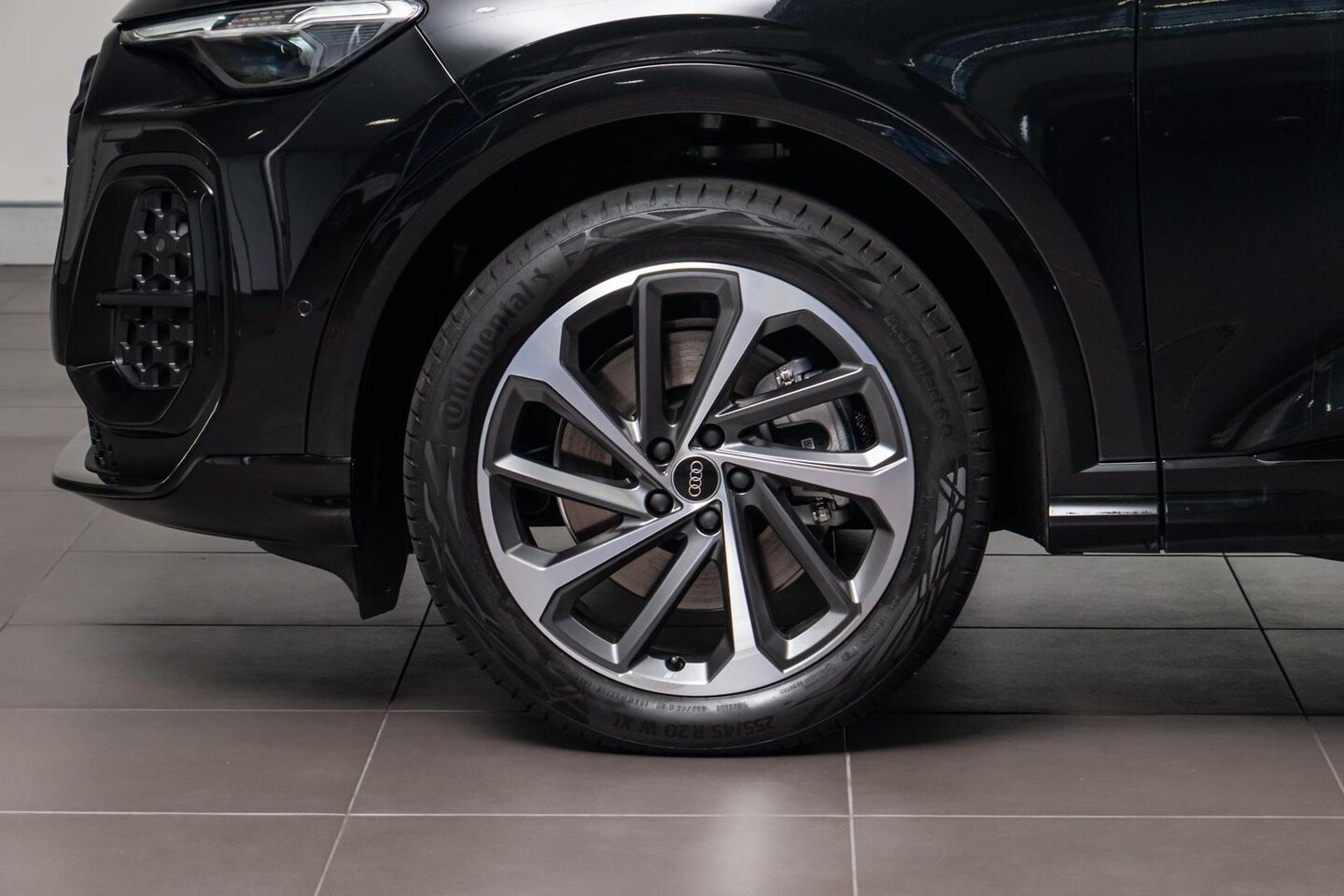 Image about Audi Q5 SUV TDI quattro 150 kW sport