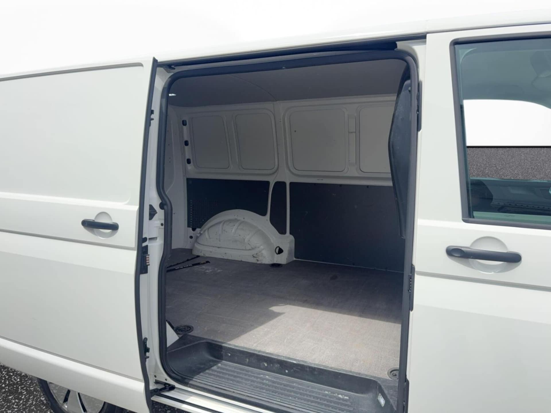 Volkswagen Transporter 6.1 Furgon krótki rozstaw osi