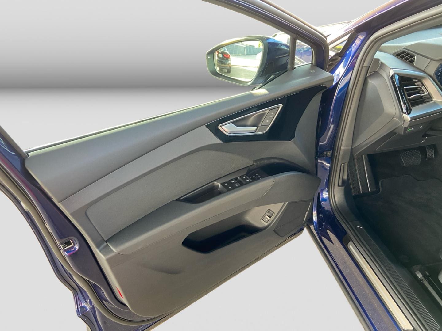 Bild über Audi Q4 e-tron 45 e-tron - für weitere Informationen kontaktieren Sie den Audi Partner