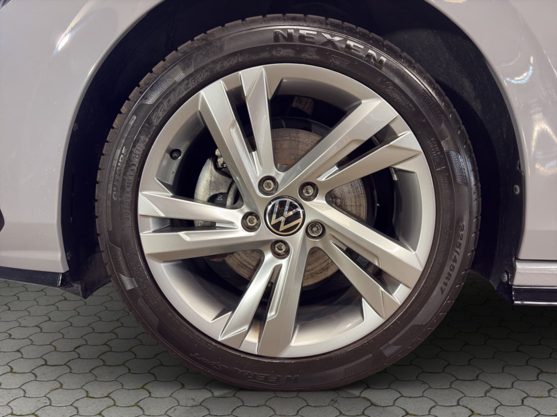 Volkswagen Golf R-Line