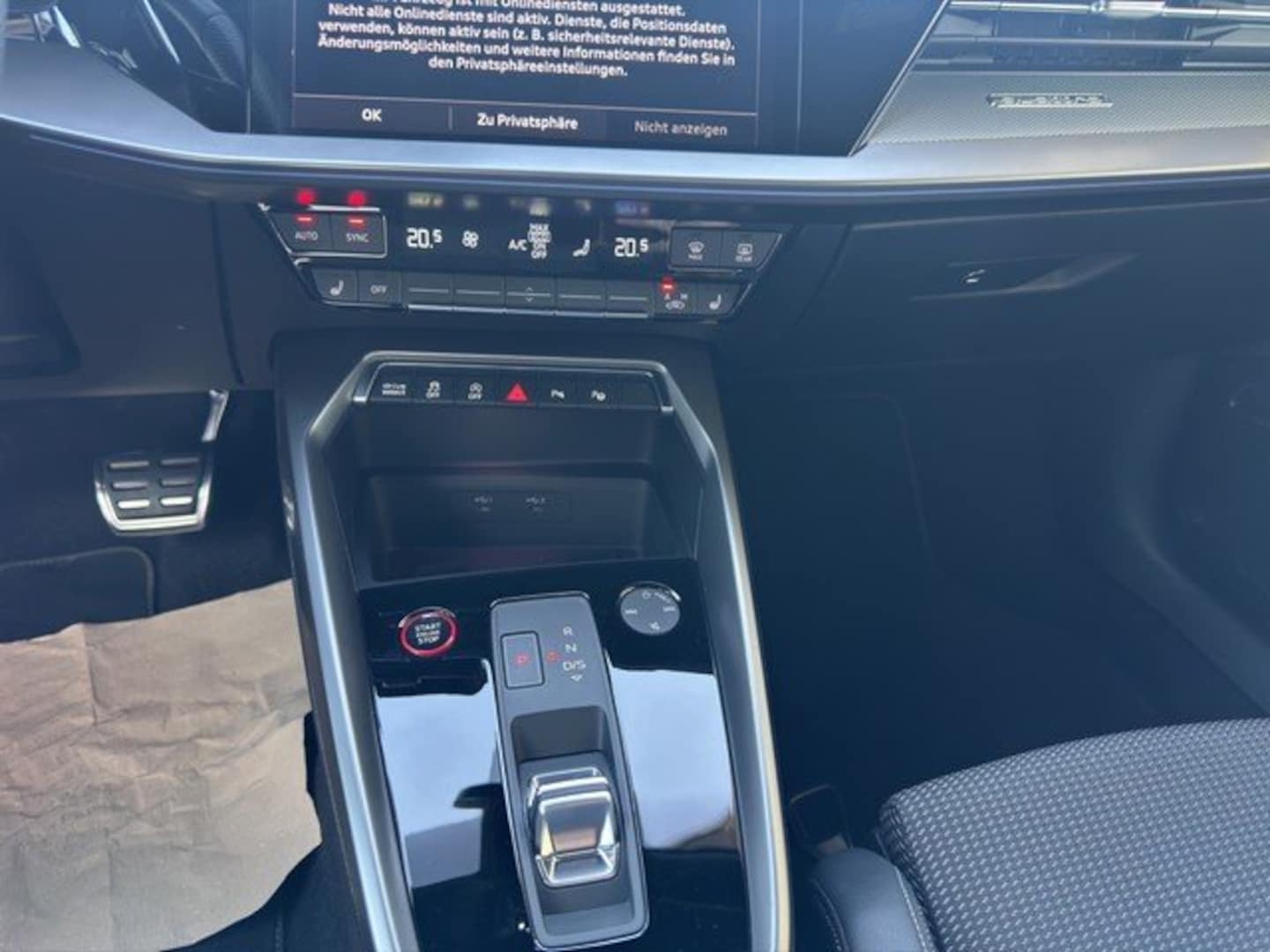 Bild über Audi S3 Limousine TFSI quattro S tronic - für weitere Informationen kontaktieren Sie den Audi Partner