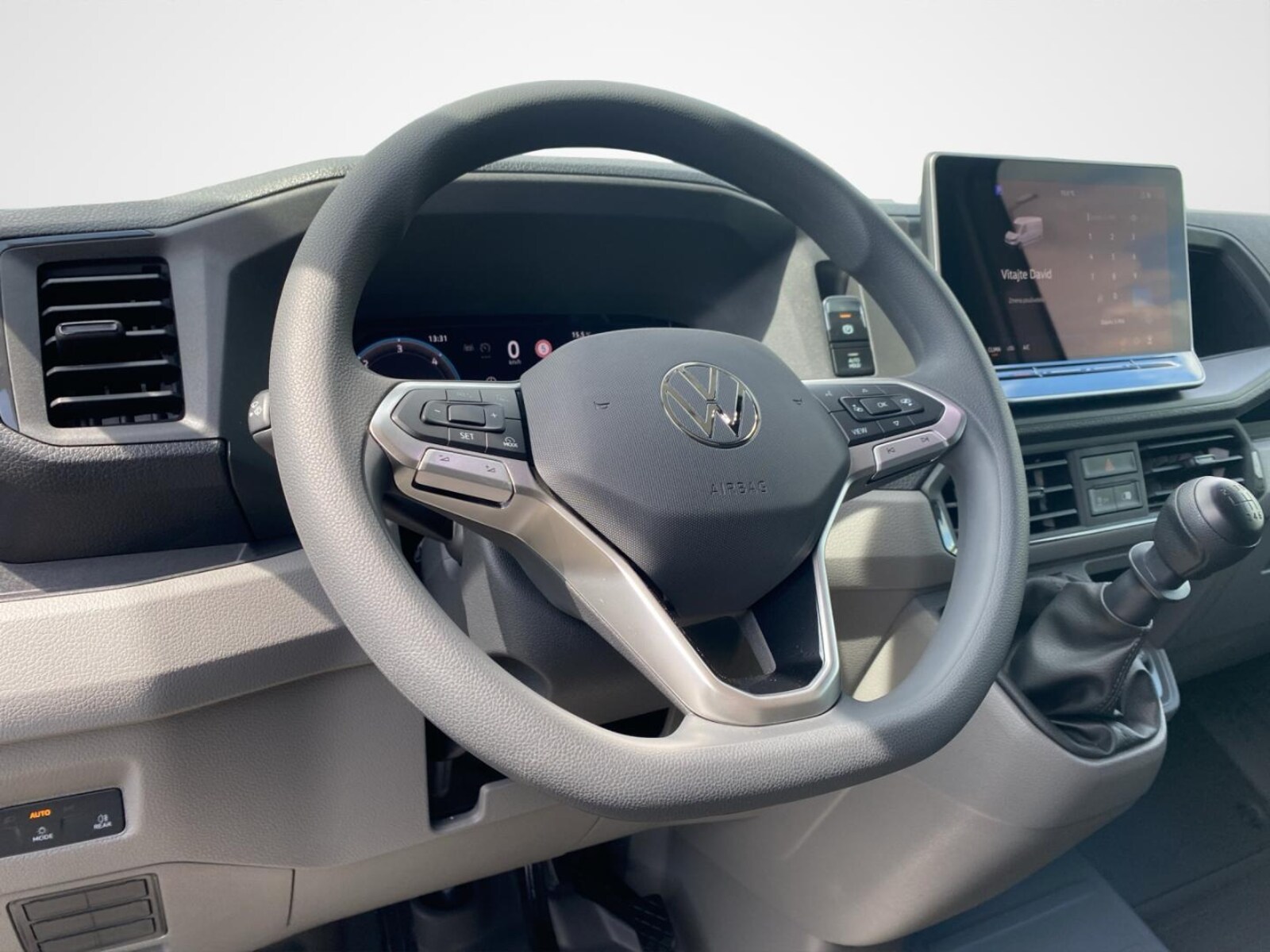 Volkswagen Crafter Kasten mittlerer Radstand – Bild 10