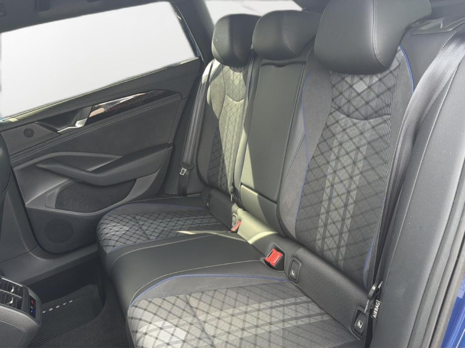 Volkswagen Passat – Bild 8