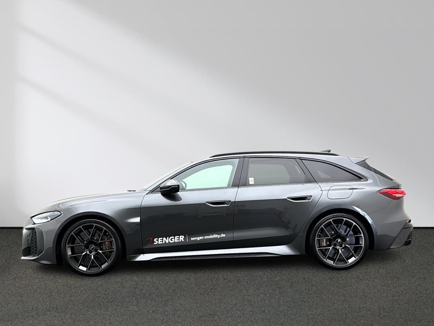 Bild über Audi RS 5 Avant TFSI quattro 470 kW tiptronic - für weitere Informationen kontaktieren Sie den Audi Partner