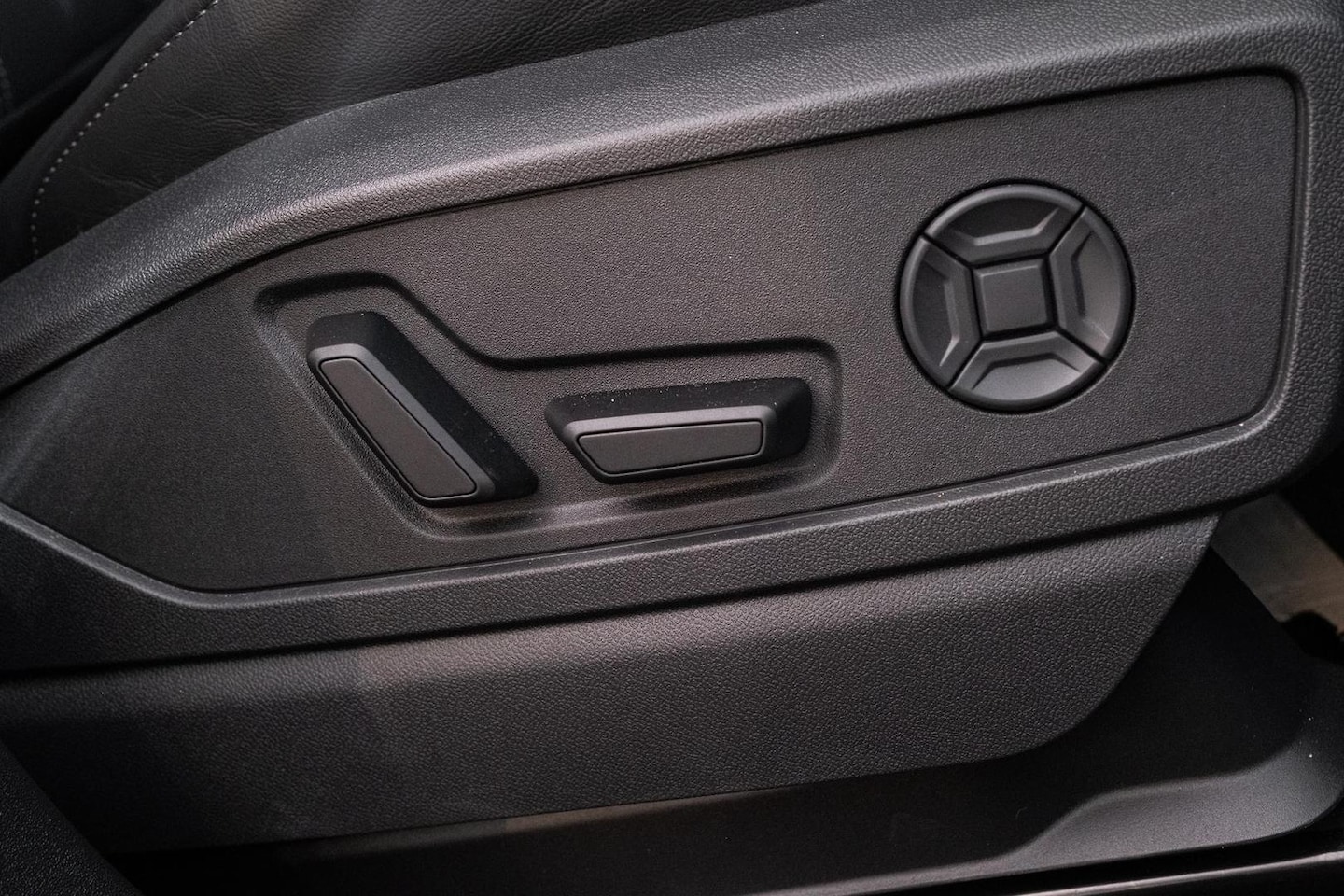 Image about Audi Q5 SUV TDI quattro 150 kW sport