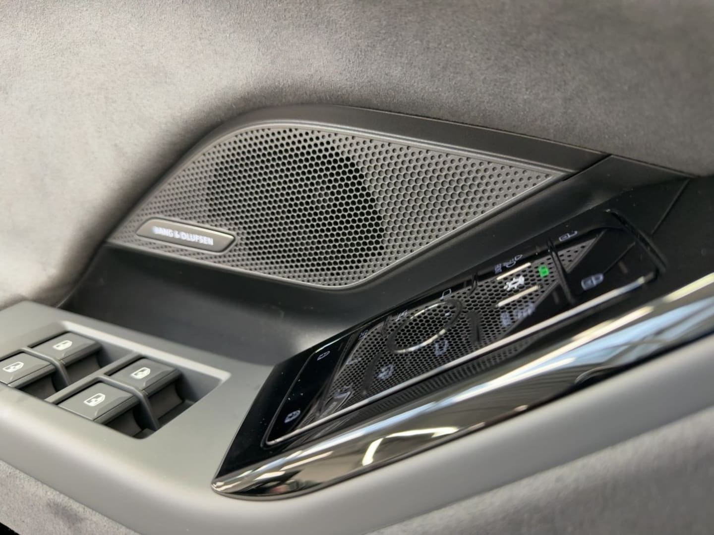 Bild über Audi A6 Avant e-tron S line business e-tron performance 270 kW - für weitere Informationen kontaktieren Sie den Audi Partner