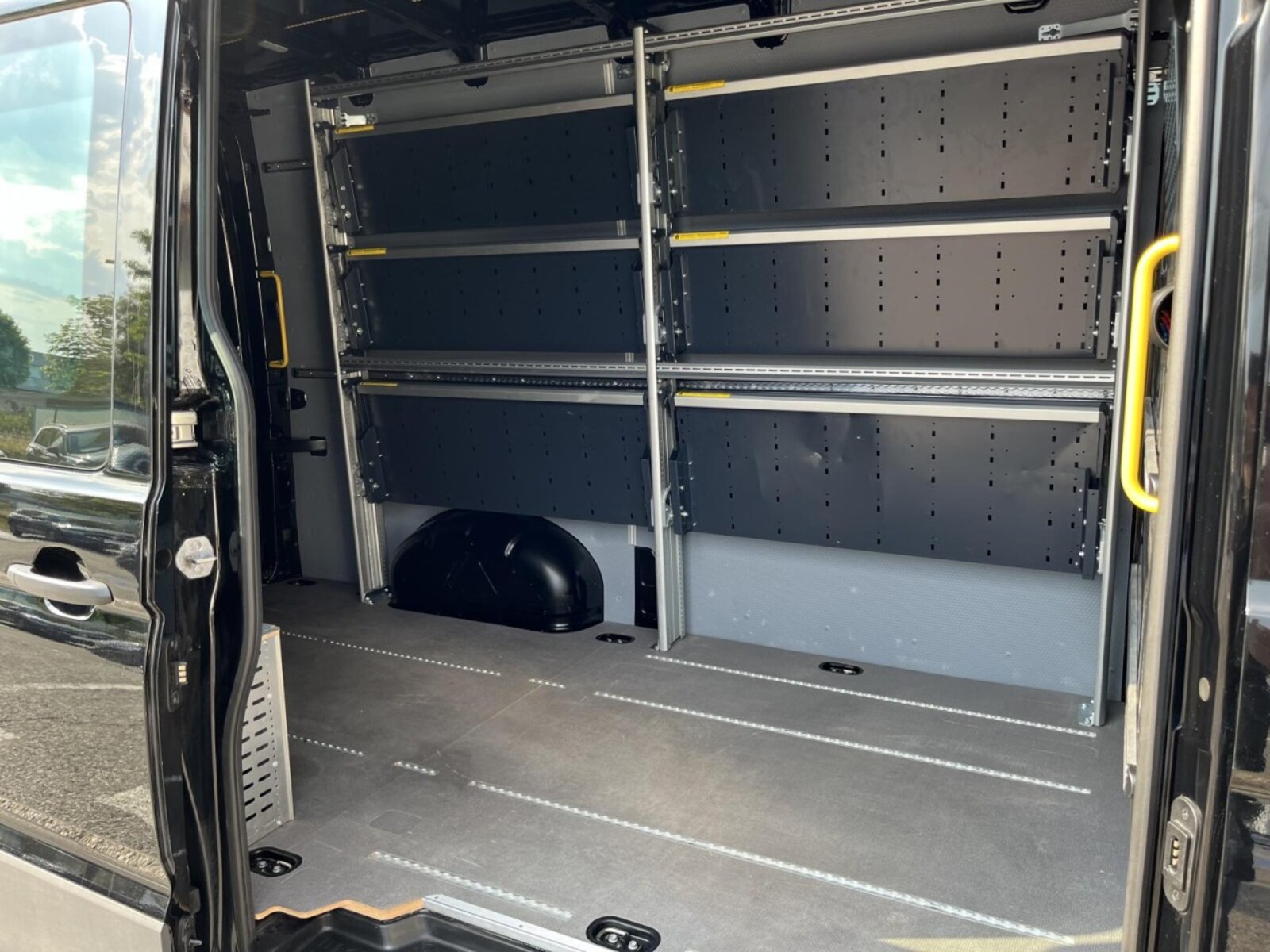 Volkswagen Crafter Kasten mittlerer Radstand – Bild 10