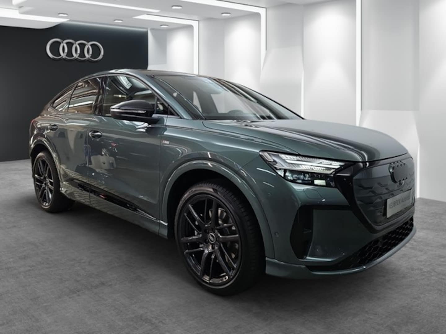 Bild über Audi Q4 Sportback e-tron e-tron quattro 220 kW - für weitere Informationen kontaktieren Sie den Audi Partner