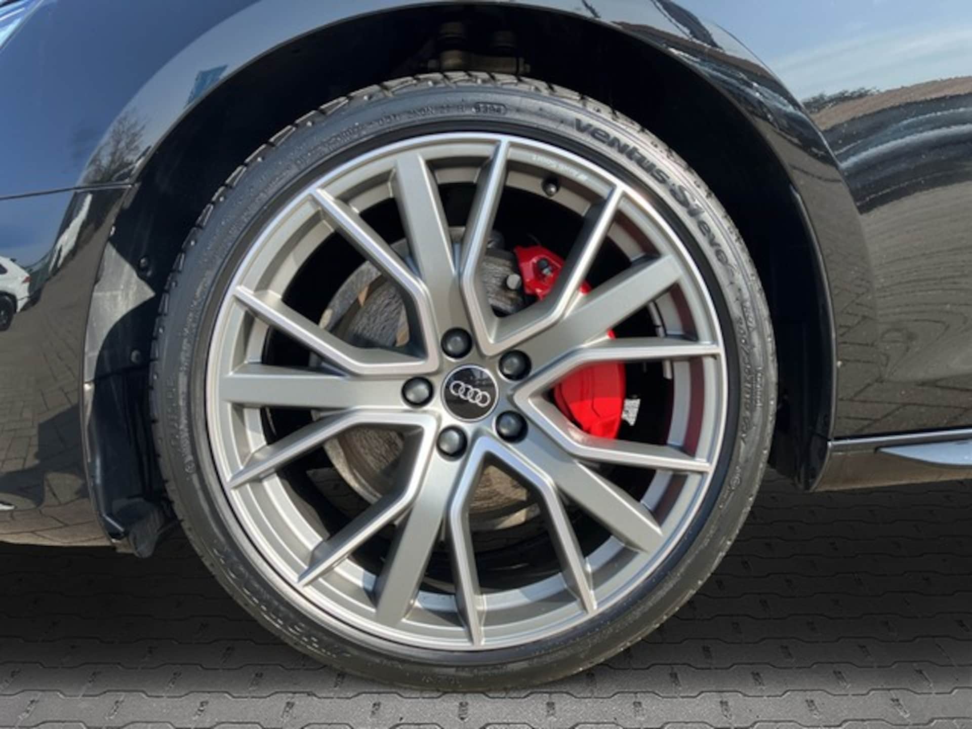 Audi A4 Avant S line