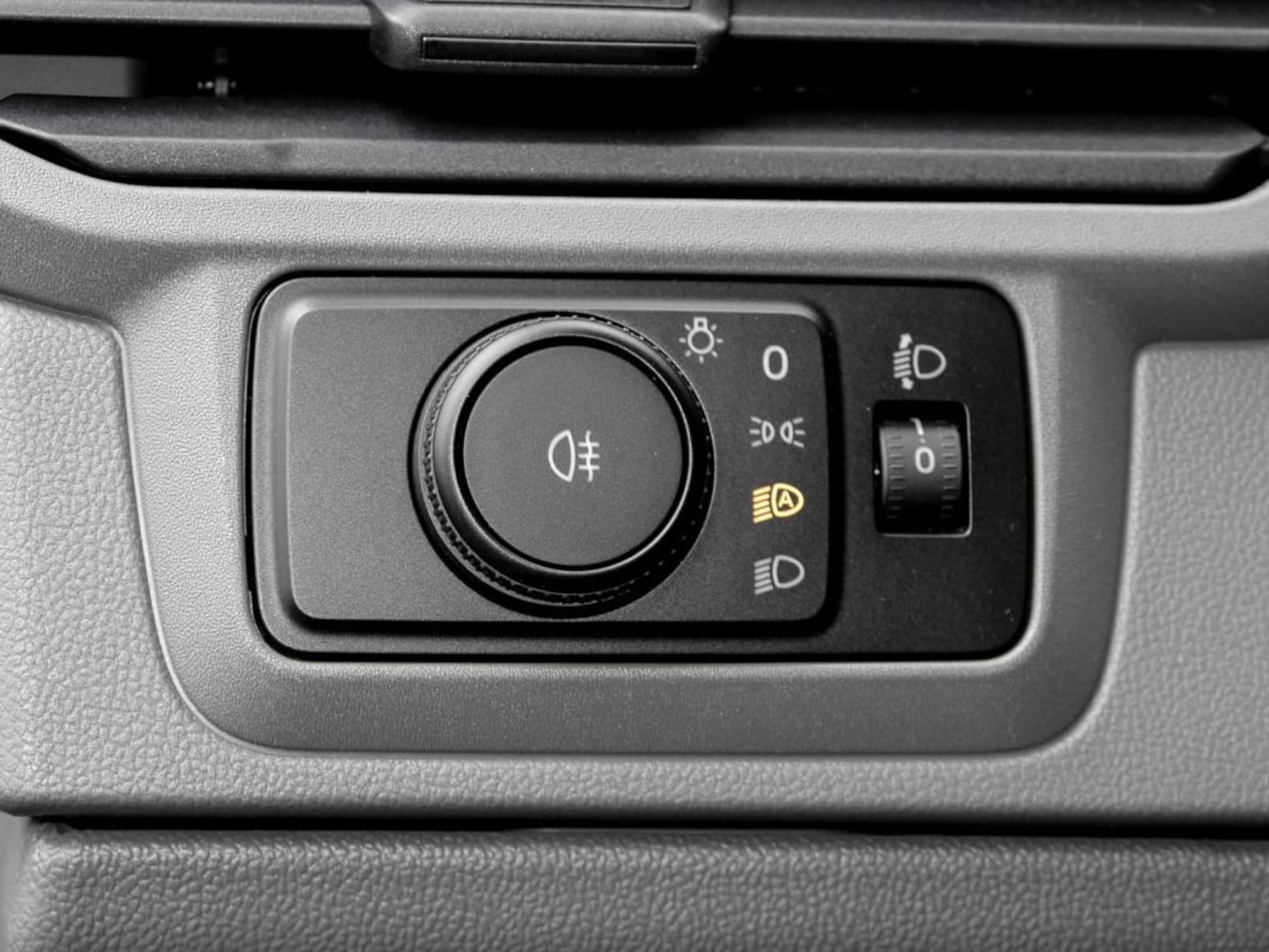 Volkswagen Caravelle langer Radstand Basis-Modell