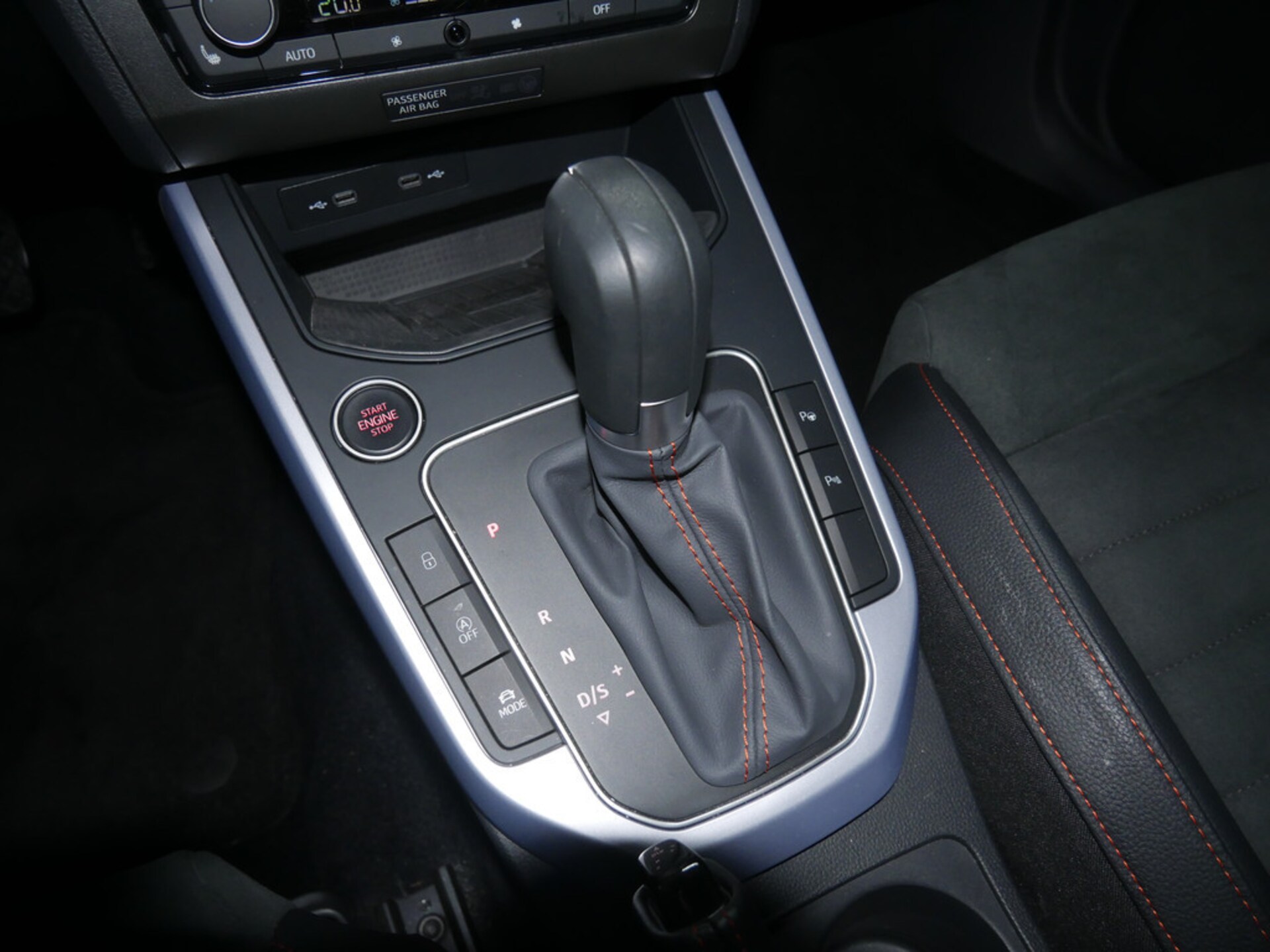 SEAT Arona FR