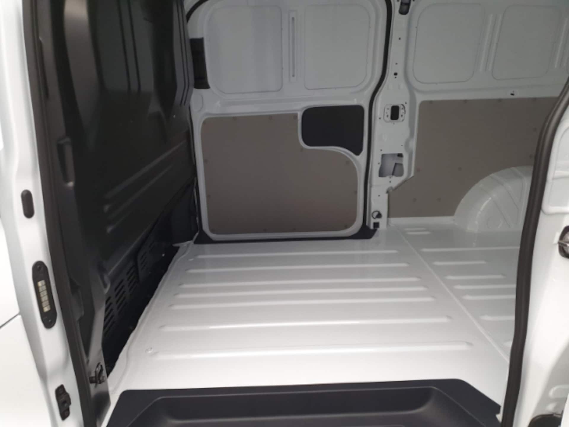 Volkswagen Transporter Kasten langer Radstand