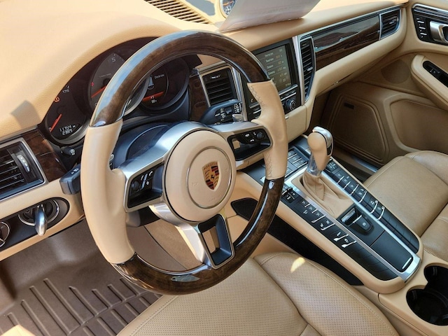 2016 Porsche Macan
