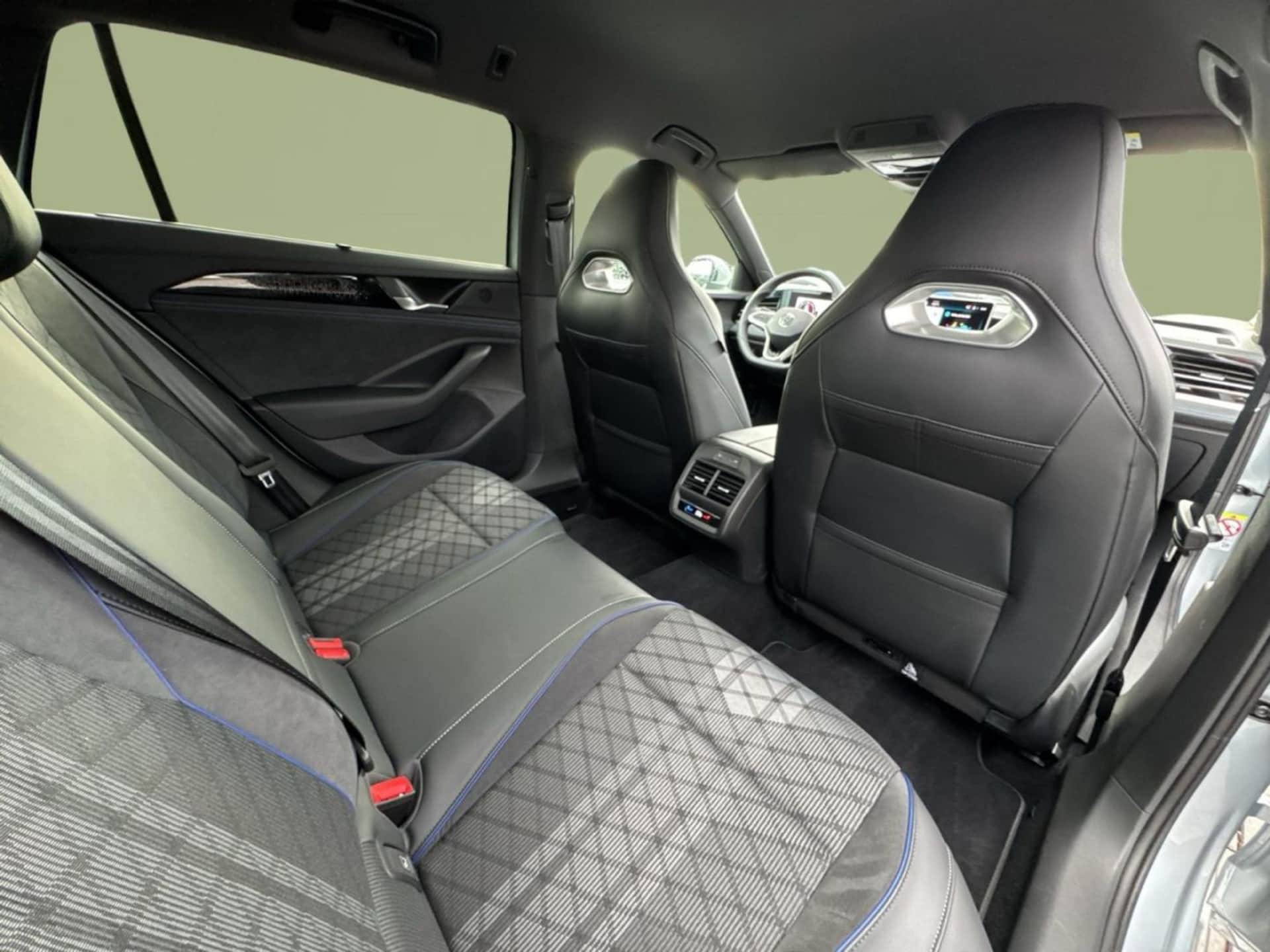Volkswagen Passat R-Line