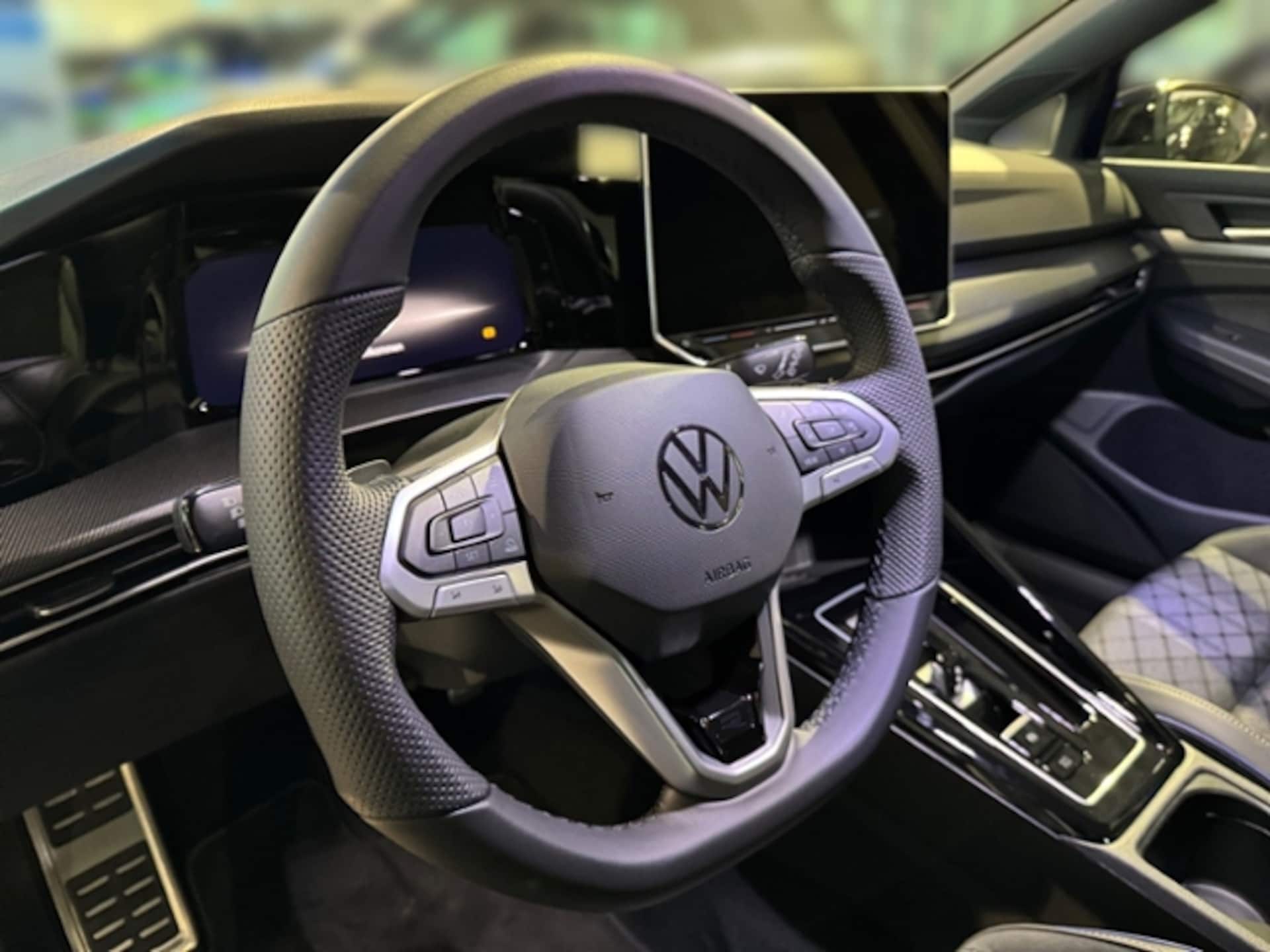 Volkswagen Golf R-Line
